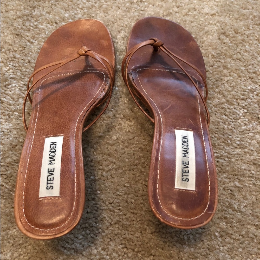 GUC Steve Madden leather sandal in brown size 7.5